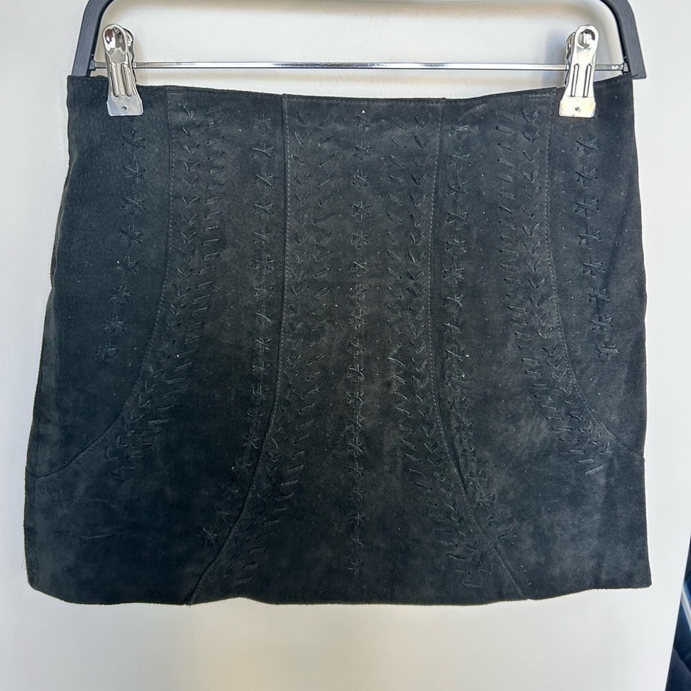 Willow & Clay Black Suede Mini Skirt with Decorative Stitching